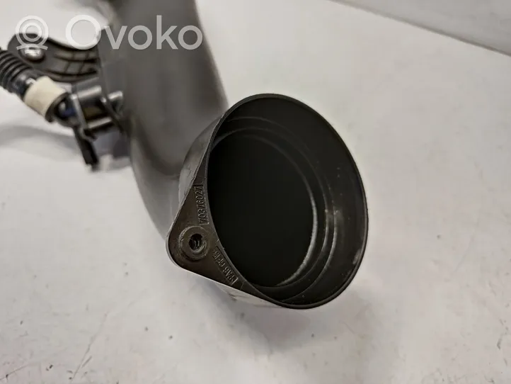 BMW 3 E92 E93 Oro paėmimo kanalo detalė (-ės) 13717599286