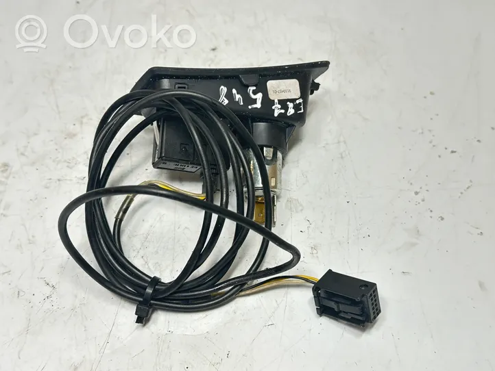 BMW 1 E81 E87 AUX in-socket connector 6930561