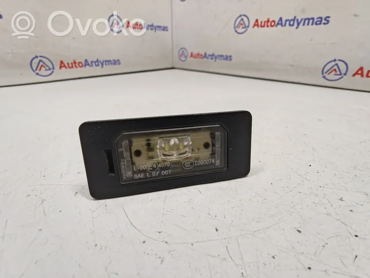 BMW X5 E70 Lampa oświetlenia tylnej tablicy rejestracyjnej 63267193293