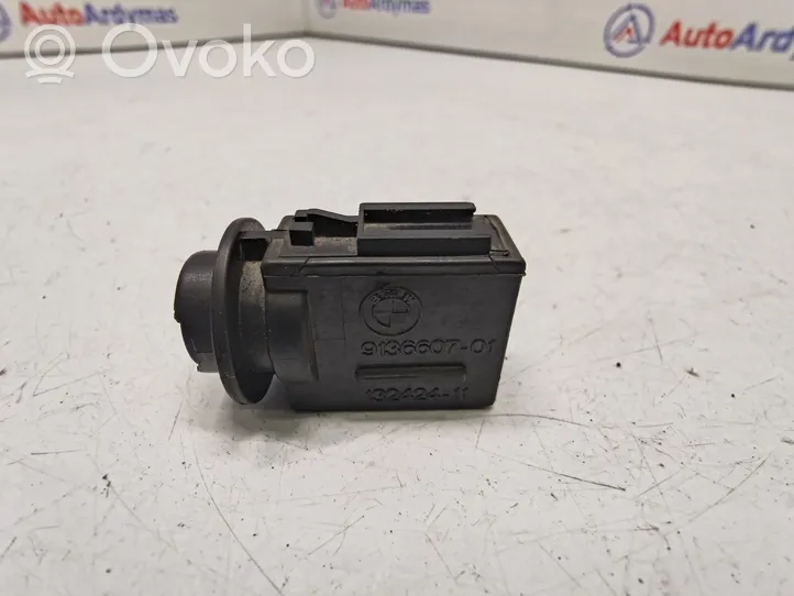 BMW X5 E70 AUC sensors 9136607