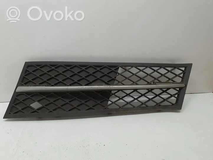 BMW 5 F10 F11 Grille inférieure de pare-chocs avant 7200699