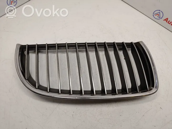 BMW 3 E90 E91 Atrapa chłodnicy / Grill 7120010