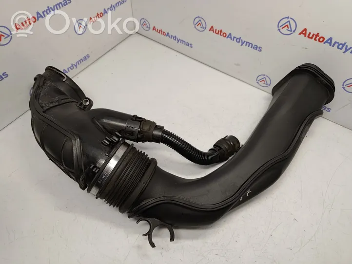 BMW 5 F10 F11 Oro paėmimo kanalo detalė (-ės) 8506702