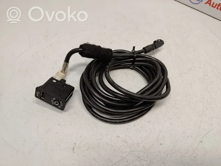 BMW X3 F25 Connecteur/prise USB 9237653