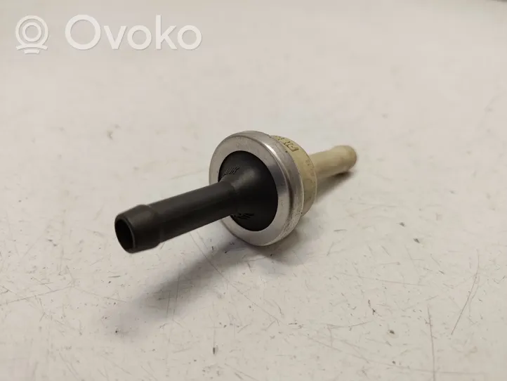 BMW 5 E39 Fuel tank valve 16121184977