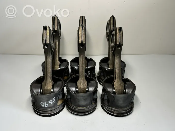 BMW X5 E70 Piston with connecting rod 7798368