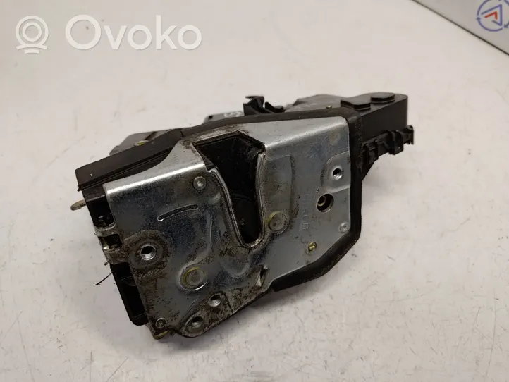 BMW 3 E46 Etuoven lukko 51217011244