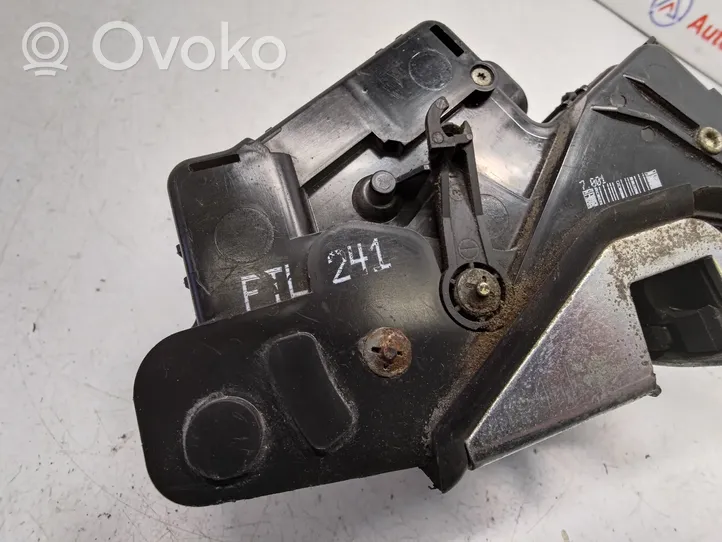 BMW 3 E46 Etuoven lukko 51217011241