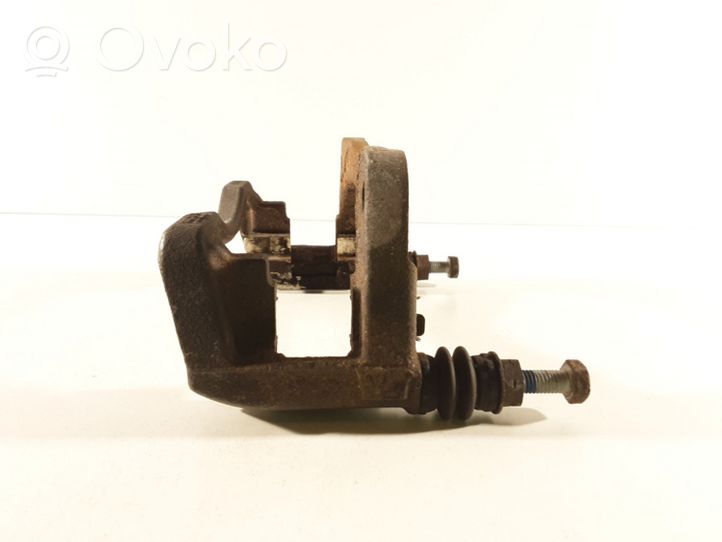 Suzuki SX4 Plaquette / support d'étrier avant 2143B