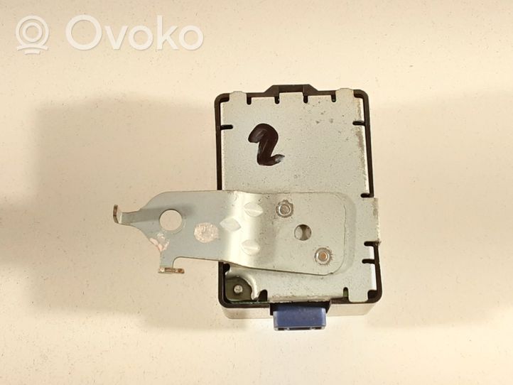 Toyota Prius (XW30) Oven keskuslukituksen ohjausyksikön moduuli 8974047030