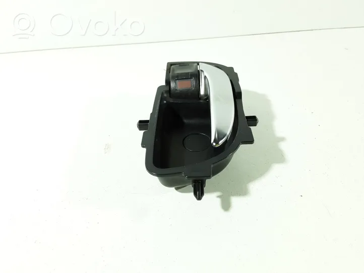 Toyota Auris E180 Rankenėlė atidarymo vidinė 692050D270