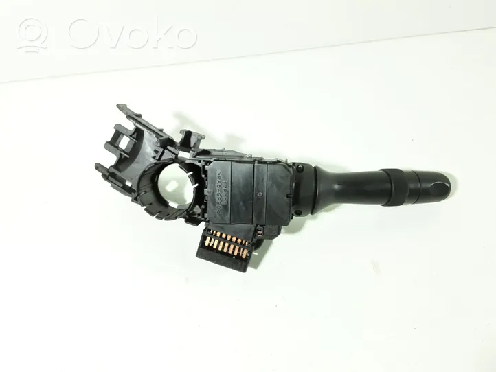 Toyota Auris 150 Leva indicatori 17F001