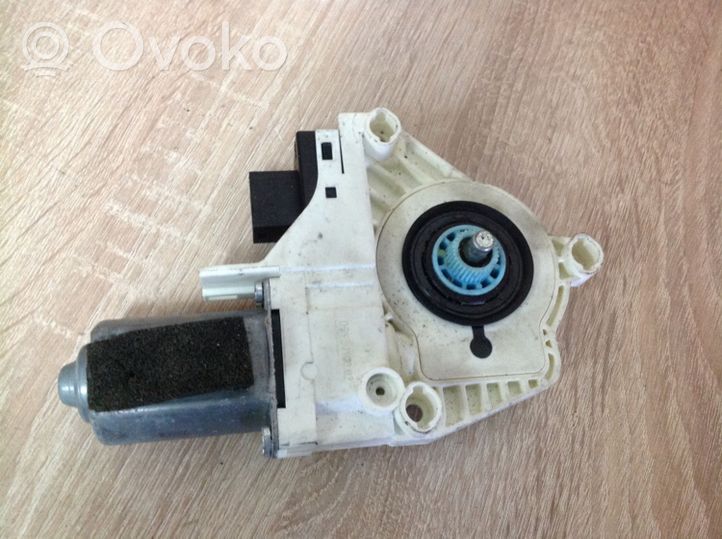 Audi A6 Allroad C5 Front door window regulator motor 