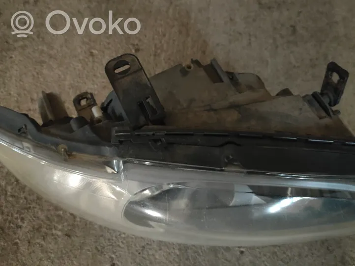 BMW 1 E81 E87 Lampa przednia 