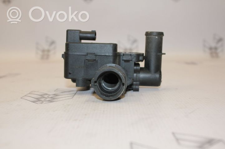 Mercedes-Benz E W211 Podgrzewacz płynu chłodzącego A2118320584