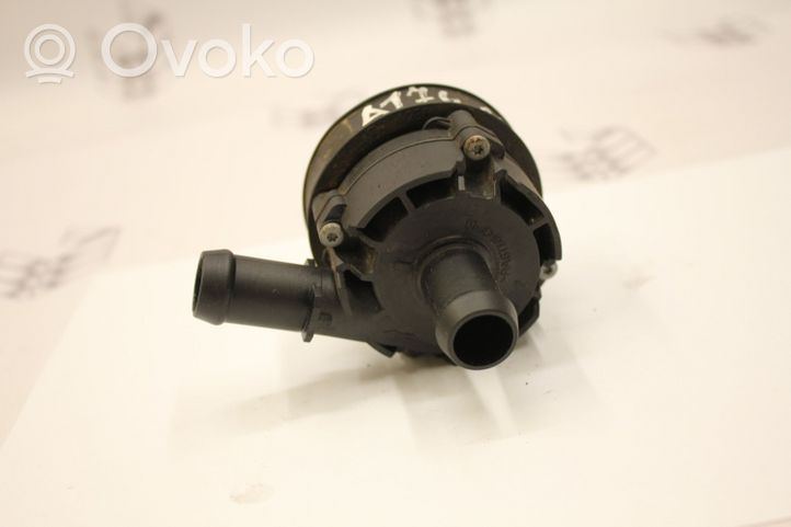 Mercedes-Benz A W176 Pompe à eau de liquide de refroidissement A0005000686