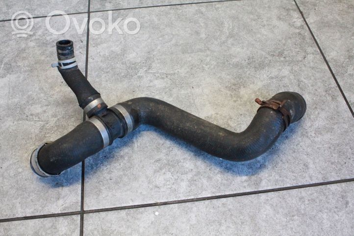 Mercedes-Benz R W251 Tuyau de liquide de refroidissement moteur A2515011582