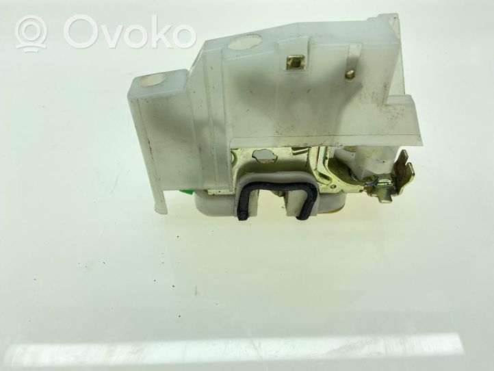 Subaru Outback Zamek drzwi przednich 61031AG031