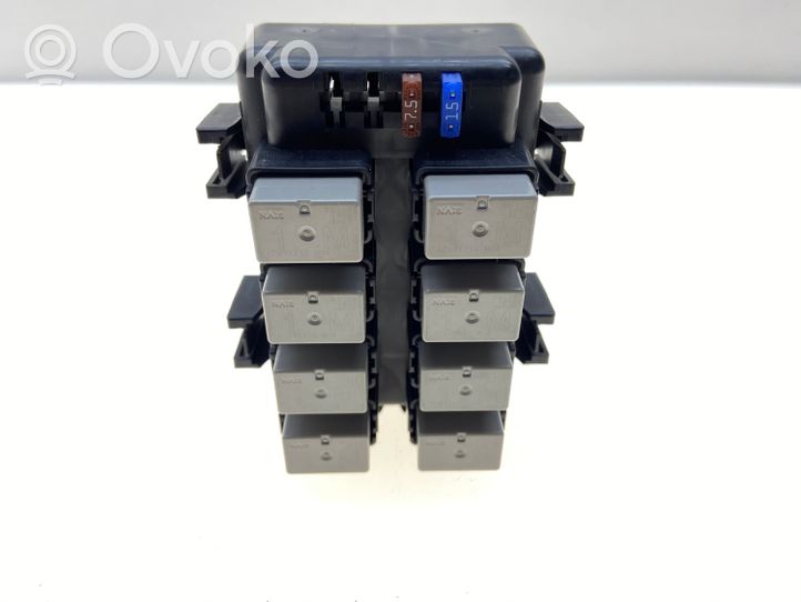 Subaru Legacy Relay mounting block 