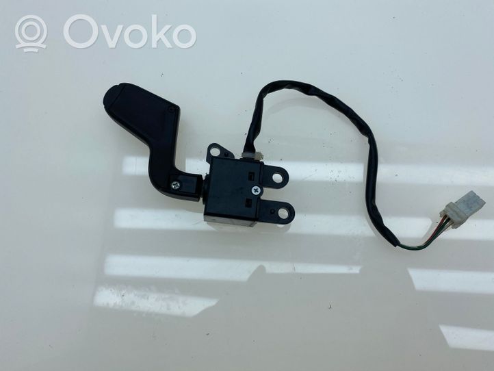 Subaru Tribeca Palanca de control de crucero 83151AG000