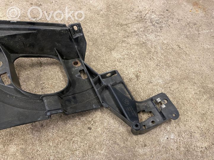 BMW X5 E70 Uchwyt / Mocowanie błotnika przedniego 7157990