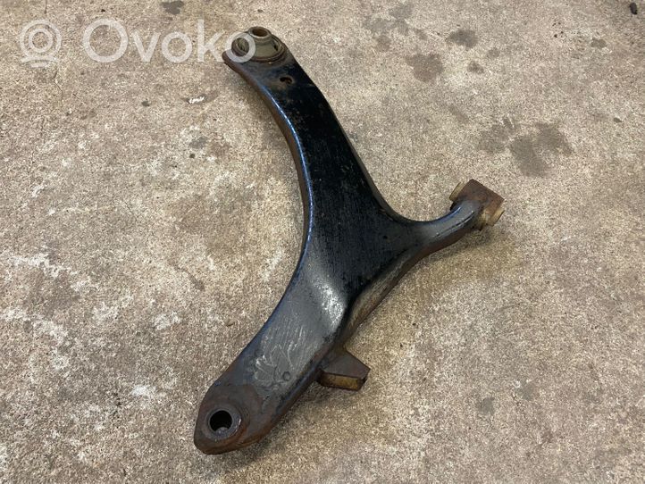 Subaru Outback Braccio di controllo sospensione anteriore 