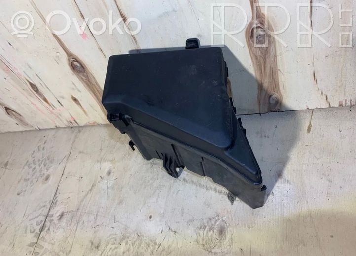 Subaru Legacy Coperchio scatola dei fusibili 82243AG010