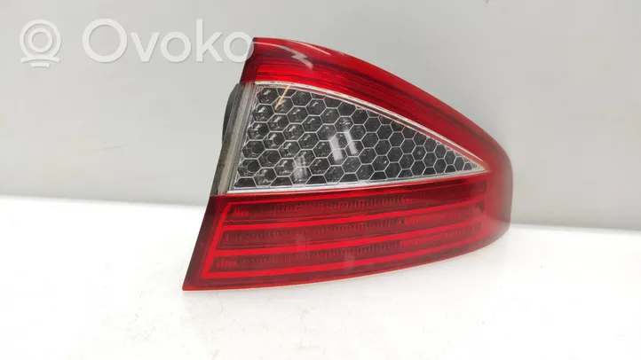 Ford Mondeo MK IV Luci posteriori 7S7113404A