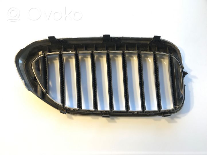 BMW 5 G30 G31 Grille de calandre avant 7390863