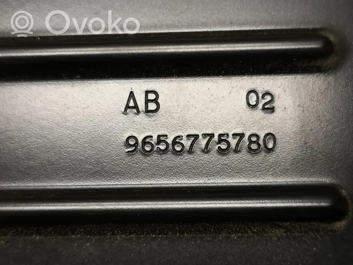 Citroen C3 Picasso Inne części komory silnika 9656775680