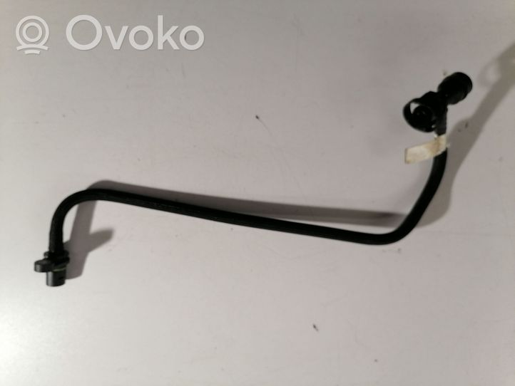 BMW 3 F30 F35 F31 Tuyau d'alimentation conduite de carburant 8645343