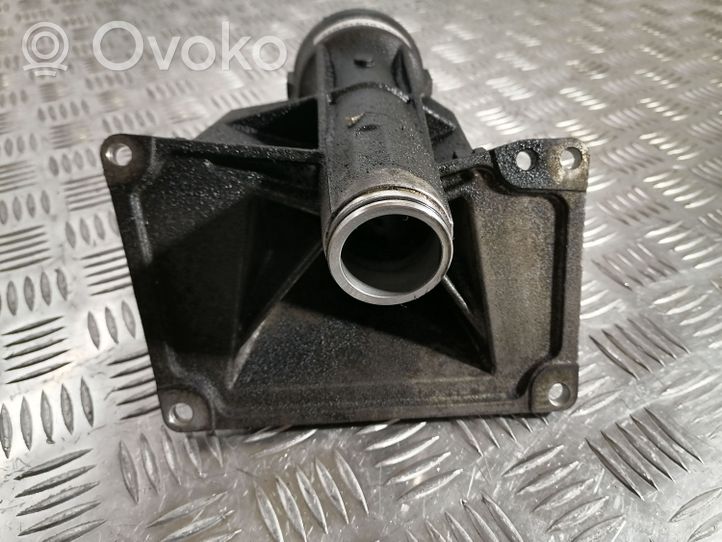 BMW 3 F30 F35 F31 Pusašio pakabinamo guolio kronšteinas 7587862