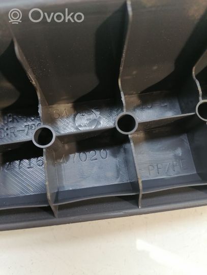 Toyota Prius (XW20) Protector del borde del maletero/compartimento de carga 64716