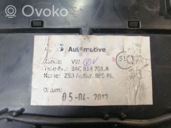 Volkswagen PASSAT B7 Kojelaudan sivutuuletussuuttimen kehys 3AC819701A