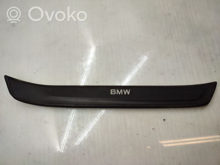 BMW X1 E84 Copertura del rivestimento del sottoporta anteriore 2990844