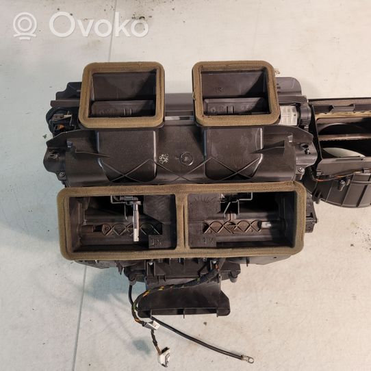 BMW 3 E90 E91 Salono oro mazgo komplektas 9251559