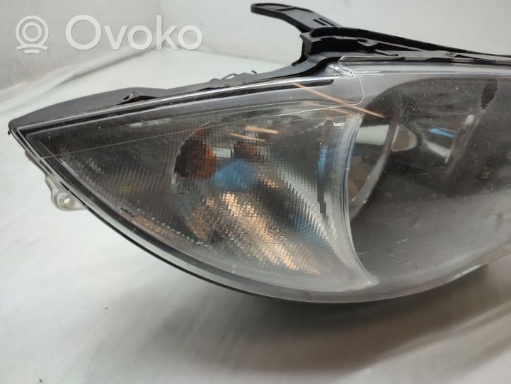 BMW 1 E81 E87 Lampa przednia 7249652