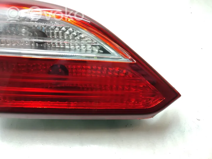 Hyundai i30 Lampy tylnej klapy bagażnika 92403A62