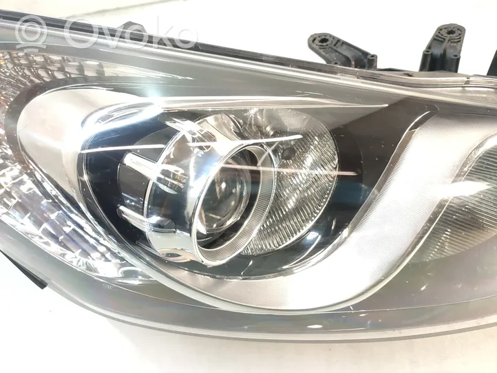 Hyundai i30 Lampa przednia 92102A6020