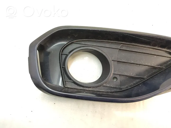 BMW 3 F30 F35 F31 Priešrūkinio žibinto apdaila/ grotelės 7294839