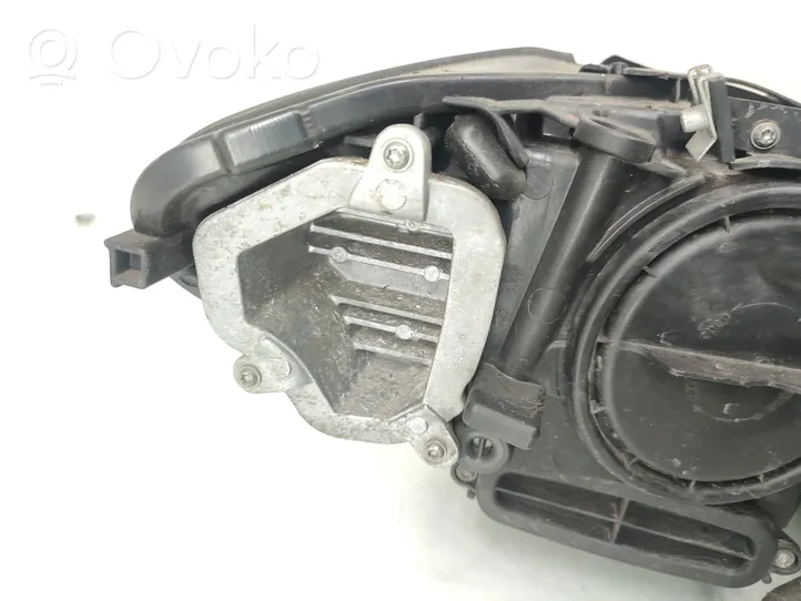 BMW 5 F10 F11 Lampa przednia 7203253