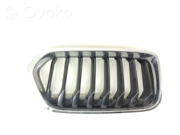 BMW X2 F39 Maskownica / Grill / Atrapa górna chłodnicy 7424777