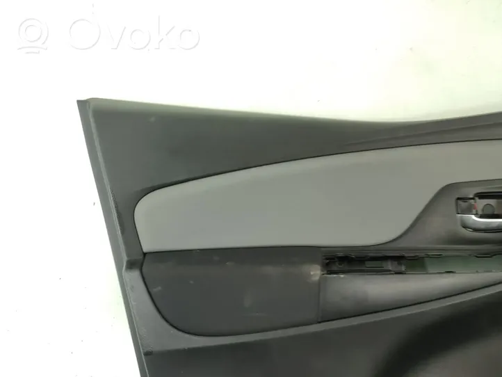 Toyota Yaris Rivestimento del pannello della portiera anteriore 676200DN60C3