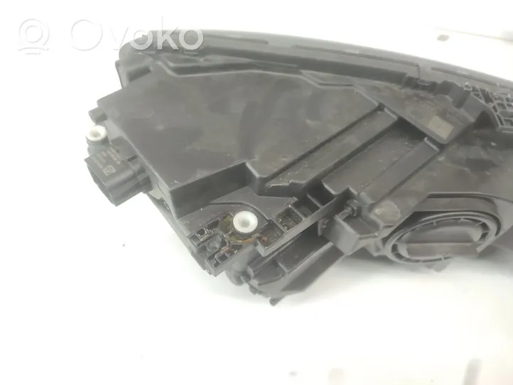 Audi A5 Lampa przednia 8W6941011