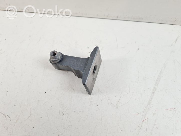 BMW 5 G30 G31 Cerniera inferiore della portiera anteriore 7333060