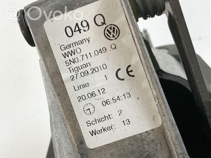 Audi Q3 8U Vaihteenvalitsimen verhoilu 5N0711049Q