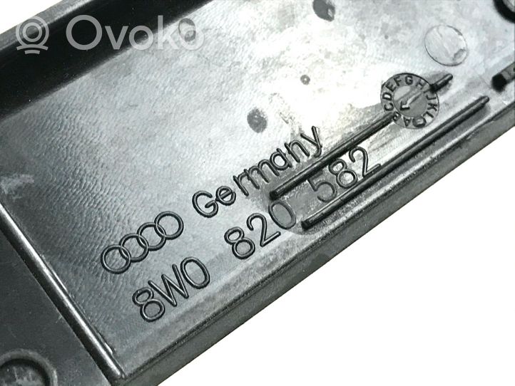 Audi A4 S4 B9 Rivestimento dell’estremità del parafango 8W0820582