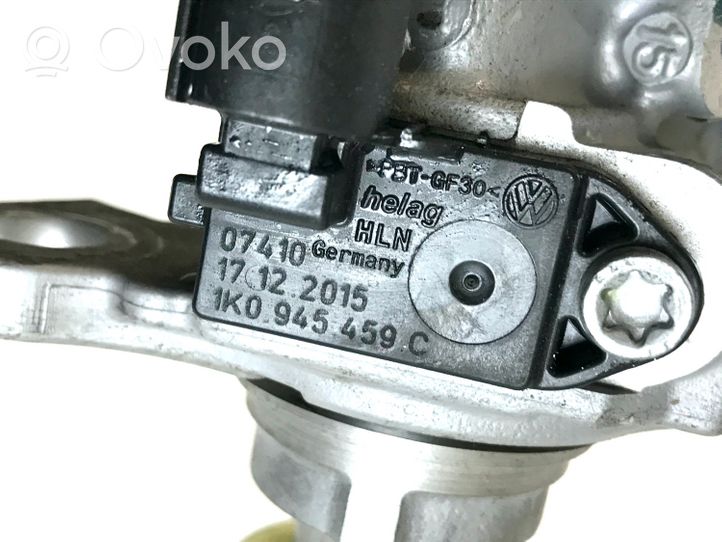 Audi A4 S4 B9 Główny cylinder hamulca 8W0611301