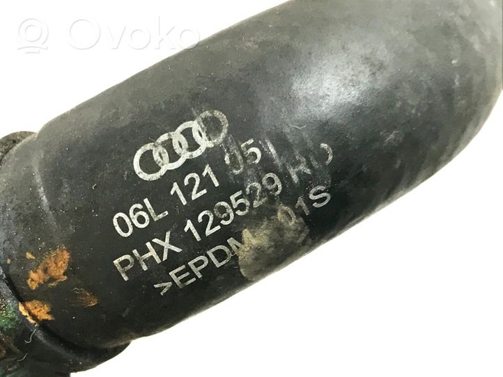 Audi A4 S4 B9 Przewód / Wąż chłodnicy 06L121085J