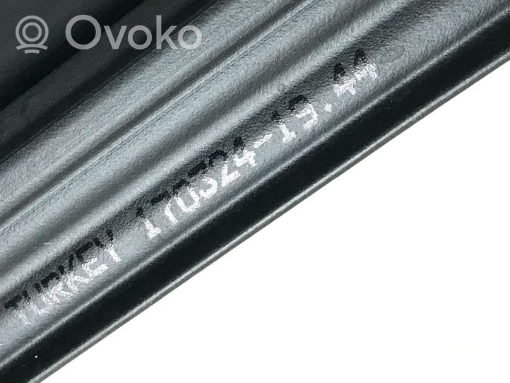Volvo S90, V90 Уплотнительная резина (у стекла) 31848303